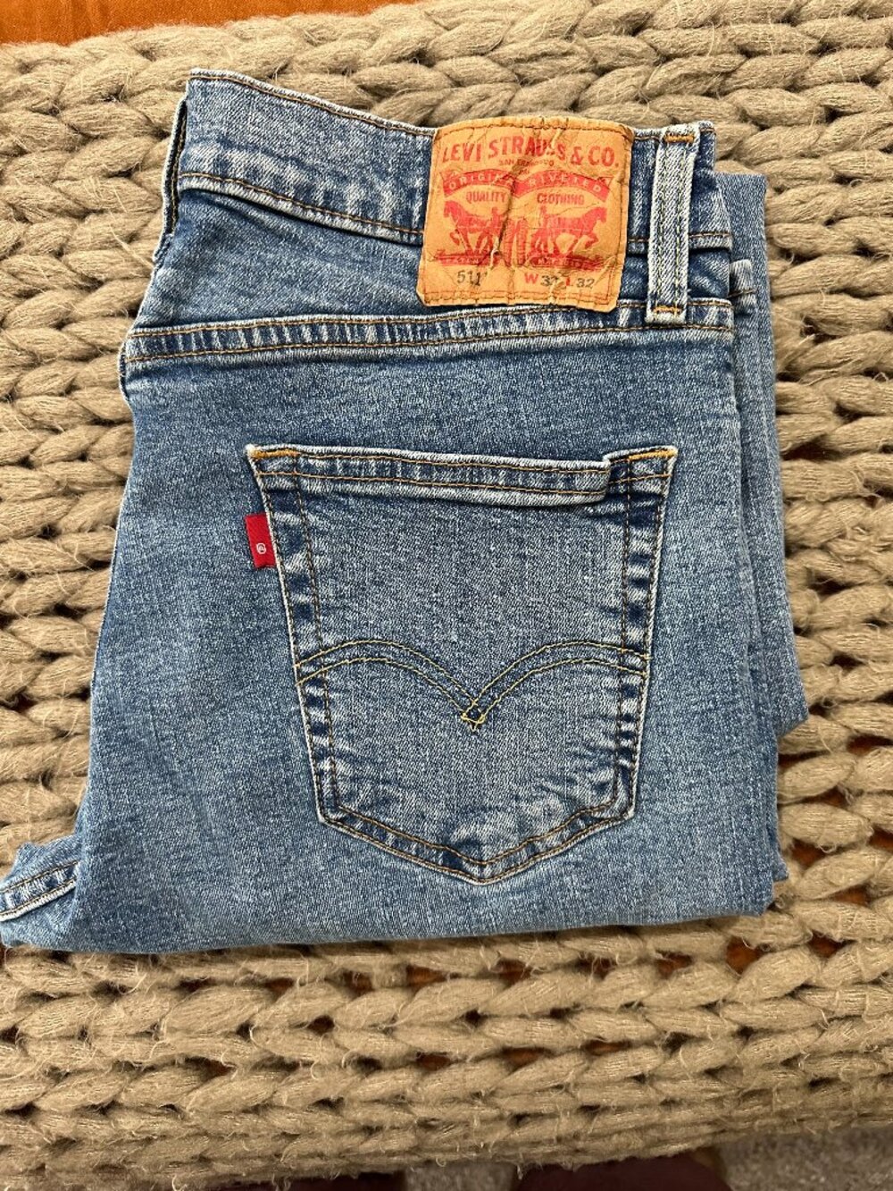 Levi’s 511 Slim Fit Light Wash Blue Jeans Men’s 33x32